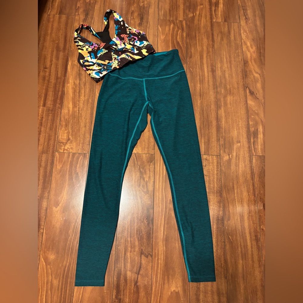 Tek Gear Multicolor Patterned Top with New Balance Leggings Size Small